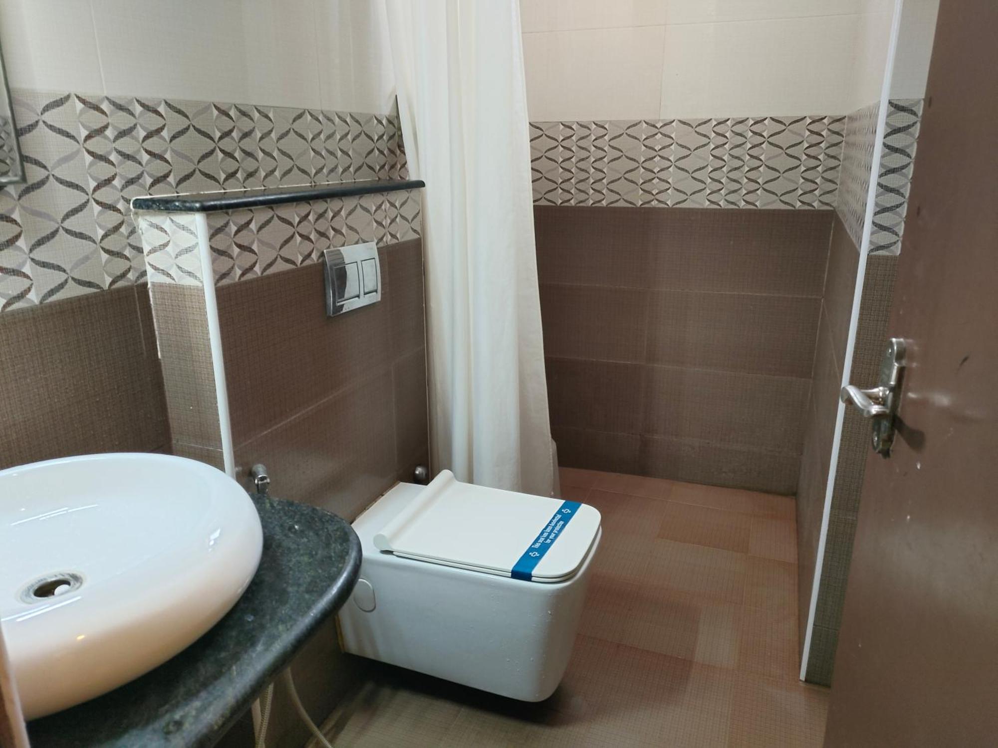 Sma Grand Inn, Triplicane Hotel